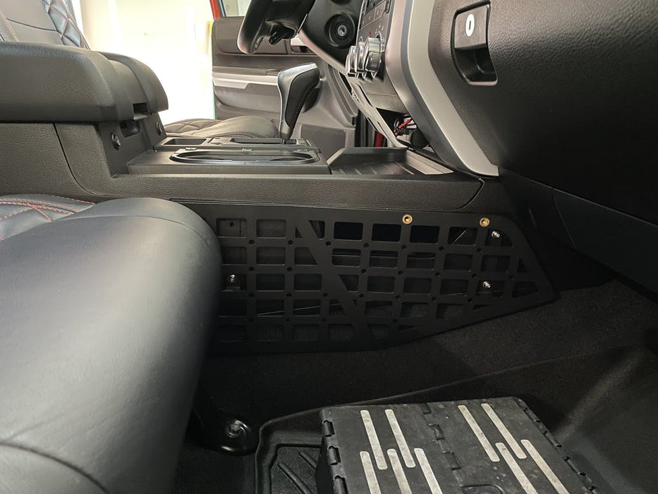 Paneles de almacenamiento Molle para consola central Toyota Tundra de segunda generación de Rago Fabrication